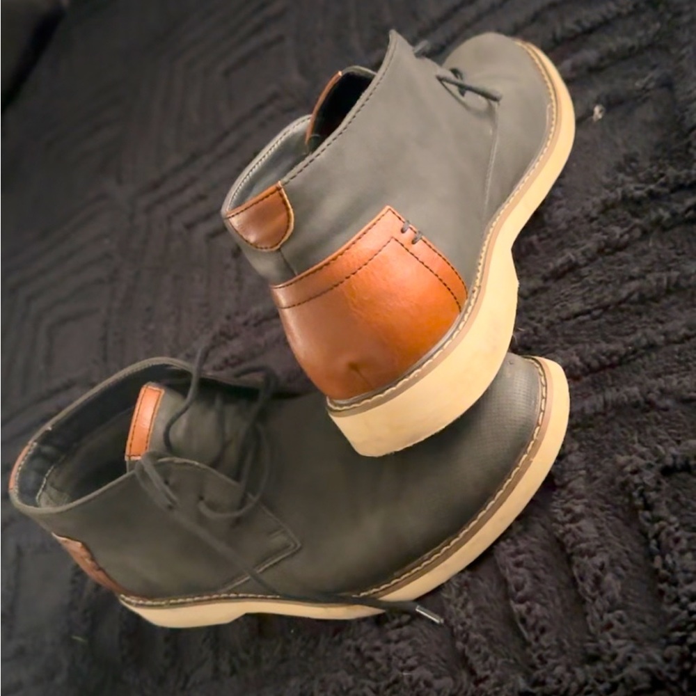 Casual boots